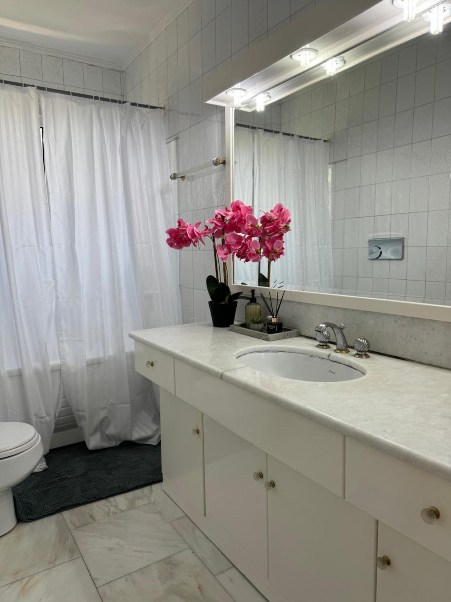 Vouliagmeni Seaside Escape Apartment เอเธนส์ ภายนอก รูปภาพ