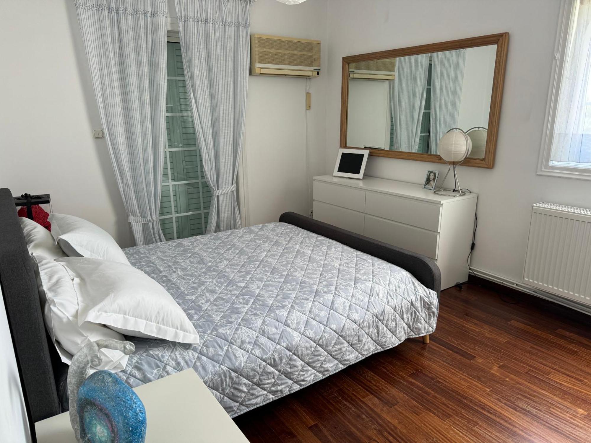 Vouliagmeni Seaside Escape Apartment เอเธนส์ ภายนอก รูปภาพ