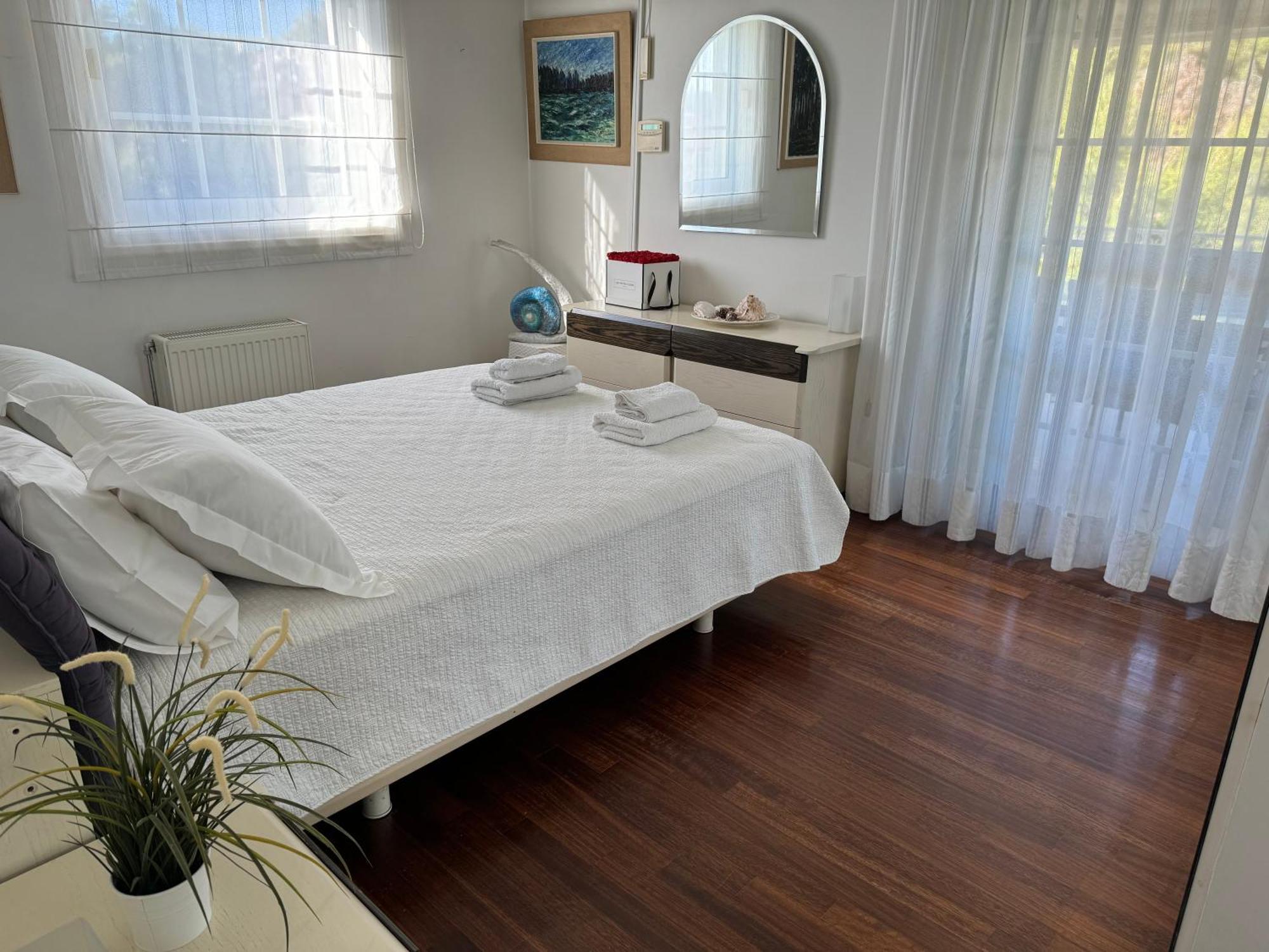 Vouliagmeni Seaside Escape Apartment เอเธนส์ ภายนอก รูปภาพ